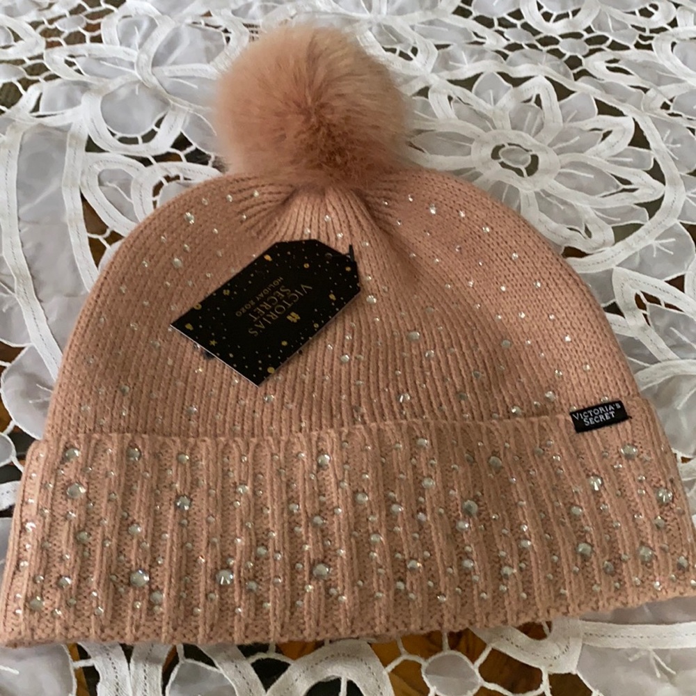 NWT. Victoria’s Secret hat.